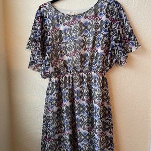 Boutique Short Sleeve Flowing Dress Cinched Waist